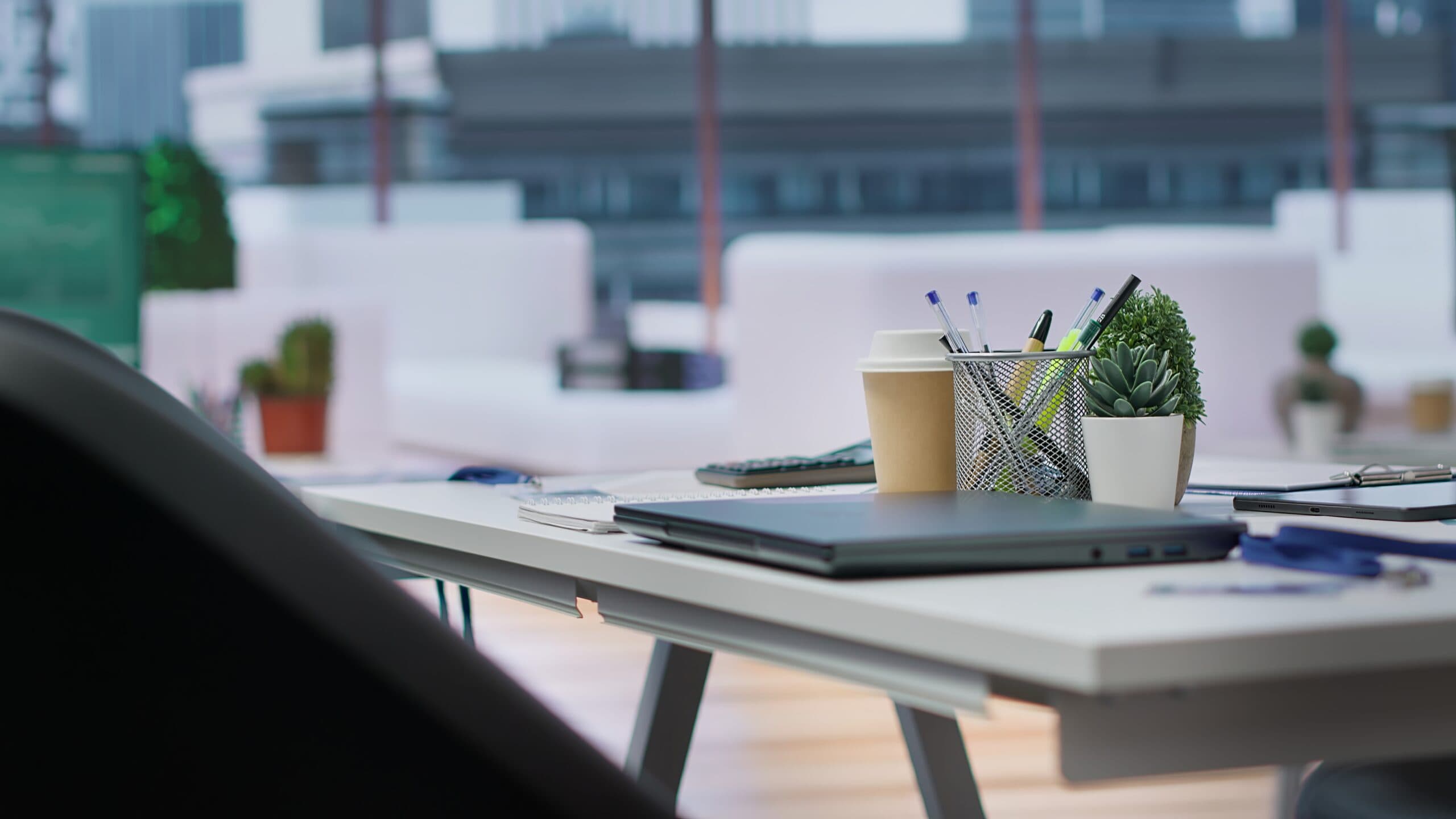 종합소득세 납부 업무를 처리하는 전문 세무사의 사무실 환경